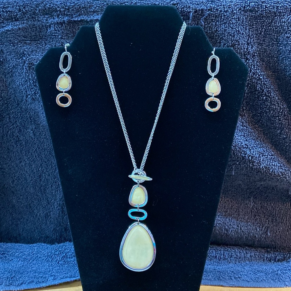 Lia Sophia Mother of Pearl Earring and Necklace set
